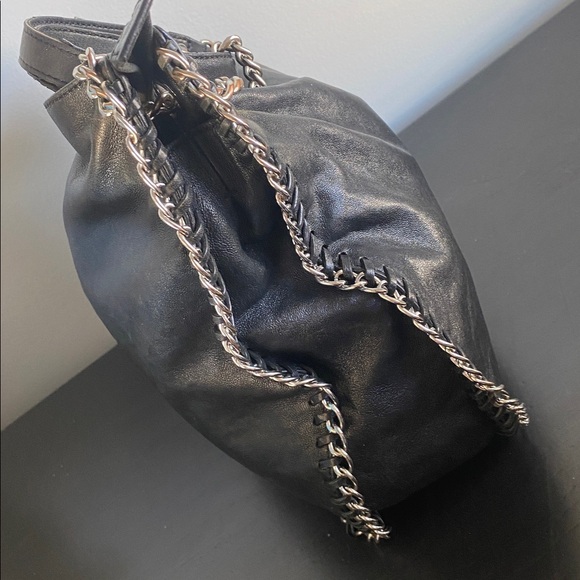 RARE Michael Michael Kors Black Leather Bag with Chain Detail - Picture 6 of 12